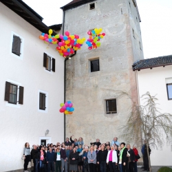 site:img/bilder/fotoalbum/200 Mitglieder 200 Luftballone 200 balloncini/DSC_7116.jpg